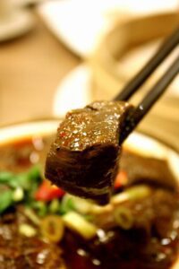 【台湾味】プリンのような食感！台湾直送・麻辣鴨血（マーラー鍋の具・鴨の血の煮込み） 辛口鴨の血