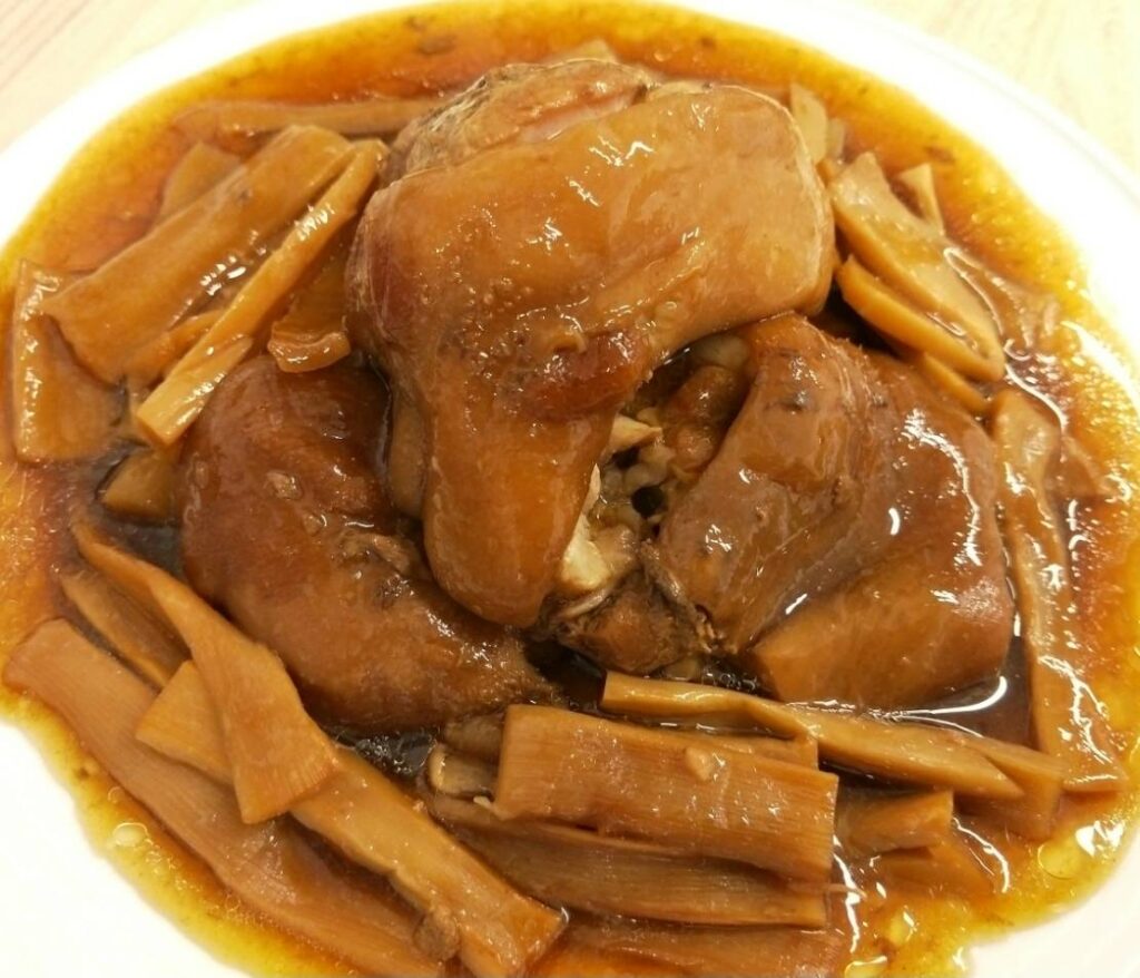 豚スネ肉のオイスターソース煮込み