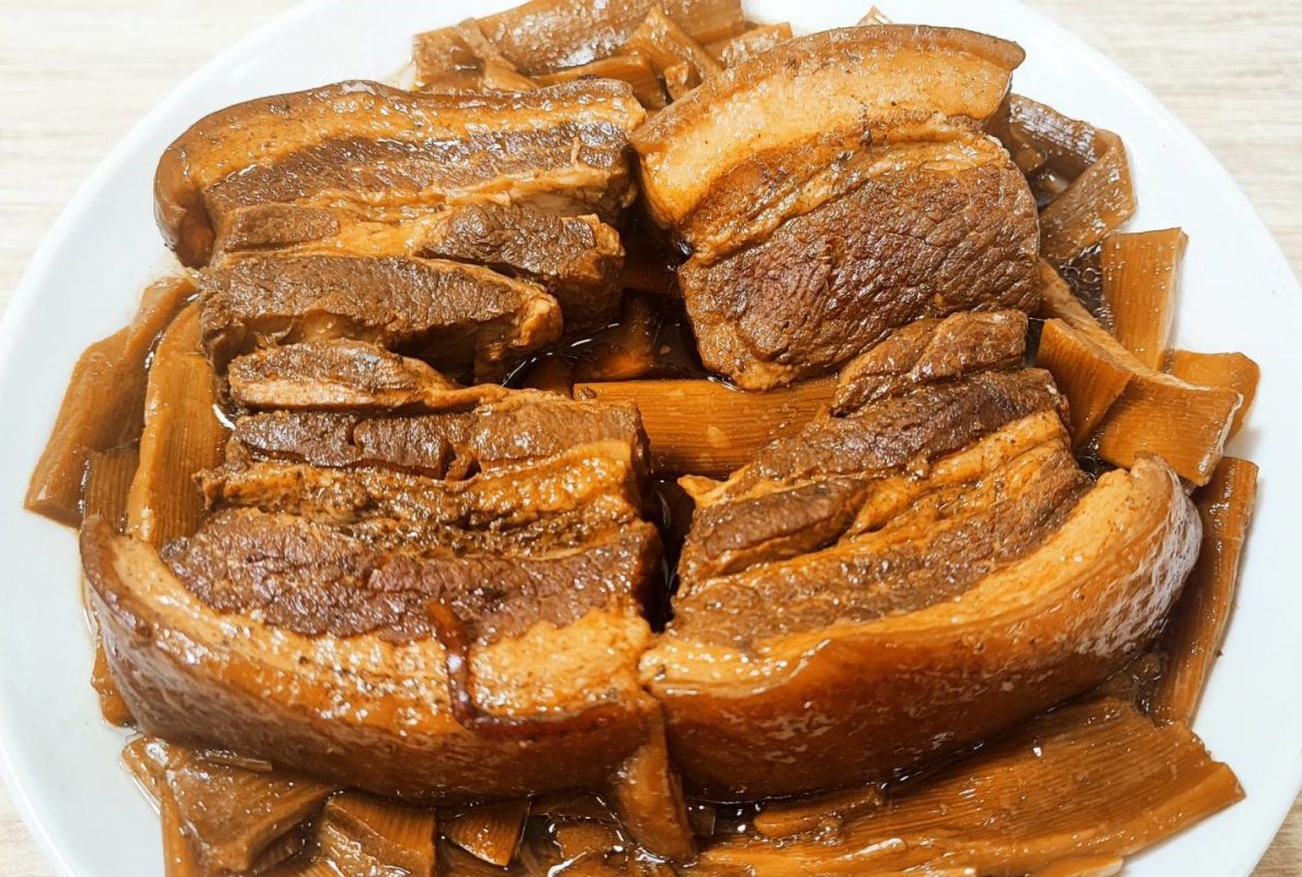 豚の角煮とメンマの煮込み