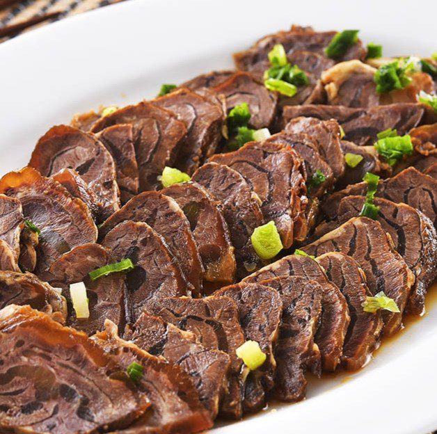 柔らかく煮込まれた台湾式牛スネ肉の煮込み。コラーゲン豊富で、おせちの箸休めに人気の肉料理。
牛すね肉（牛腱）
