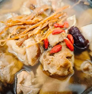 台湾参鶏湯（サムゲタン）