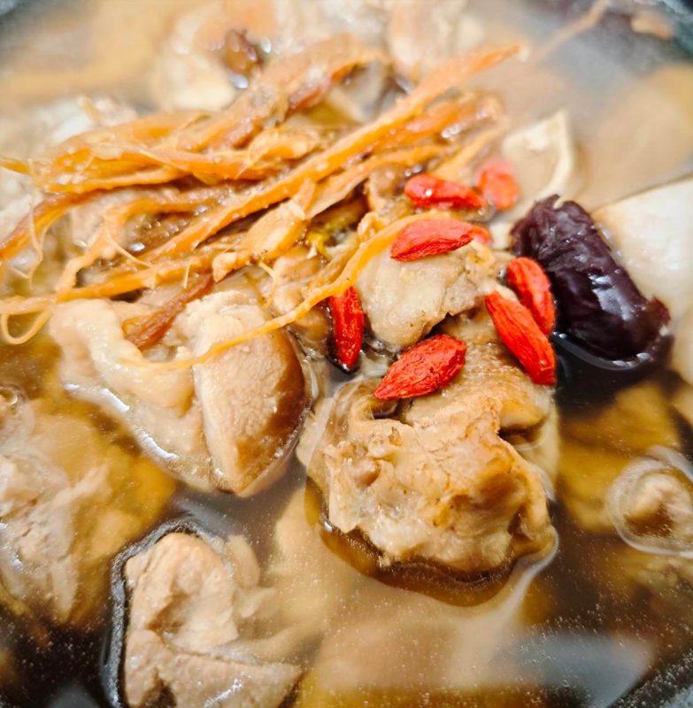 手作り水餃子 / 台湾グルメ 台湾参鶏湯(サムゲタン)