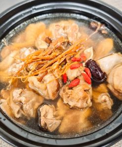 手作り水餃子 / 台湾グルメ 台湾参鶏湯(サムゲタン)