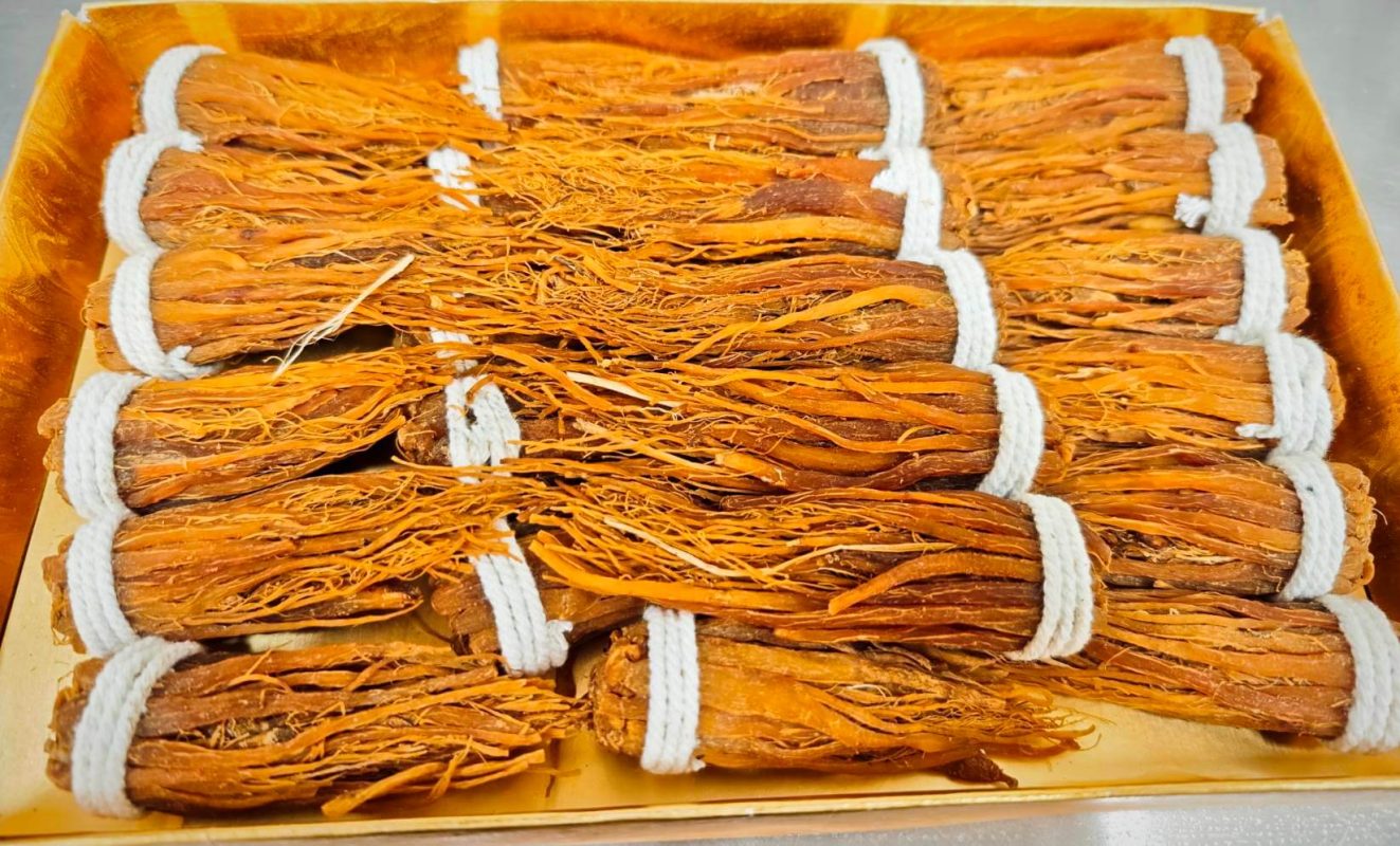 手作り水餃子 / 台湾グルメ 台湾参鶏湯(サムゲタン)