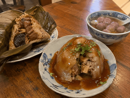 謎の台湾ローカルフード「バーワン（肉圓）」、具だくさんの「台湾ちまき」、ホクホクの「タロイモ」スイーツ